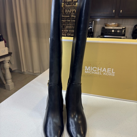NWOT - Michael Kors Boots - Picture 4 of 6